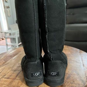 Ugg boot - tall , black, size 6